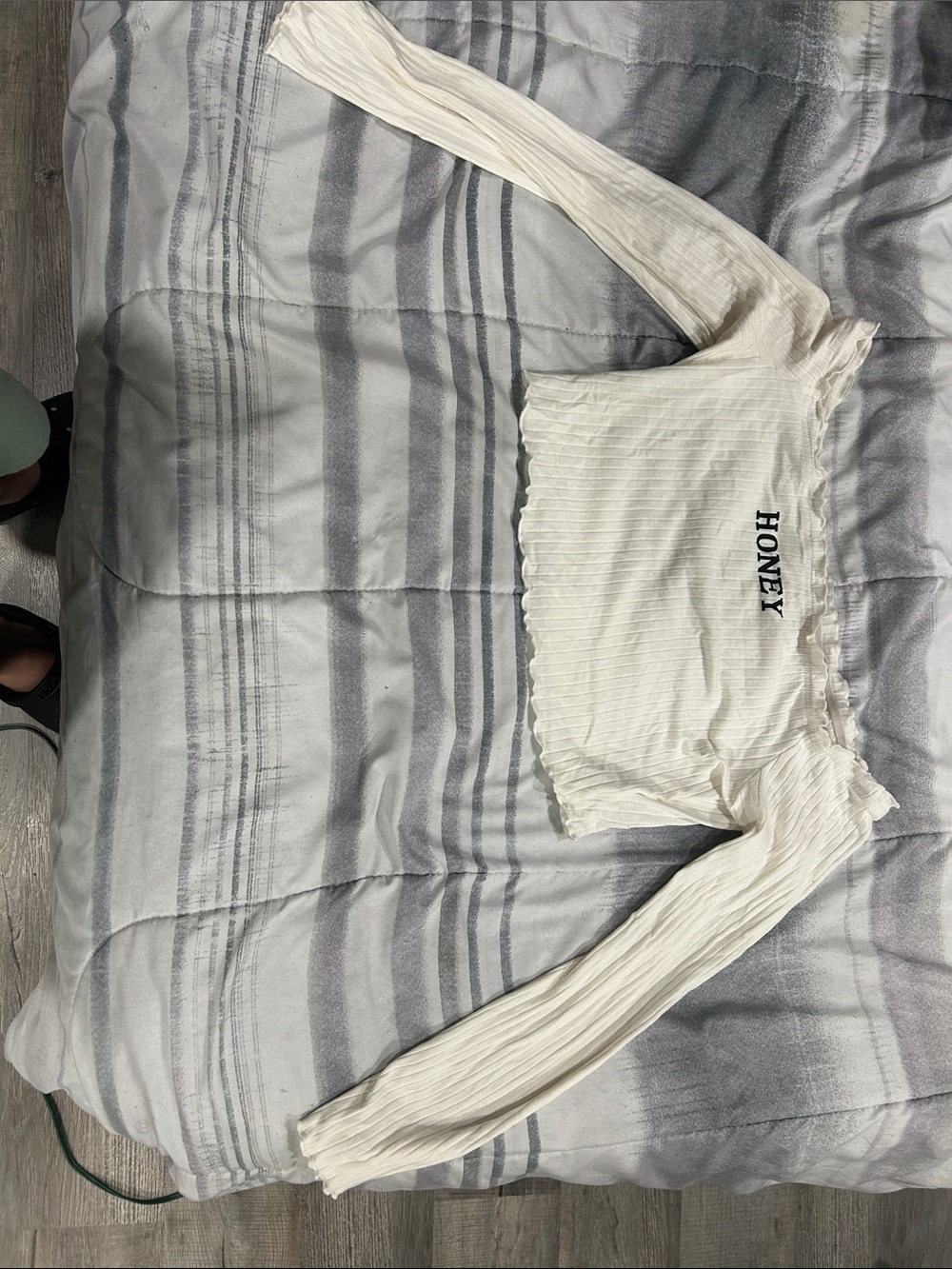 SHEIN Cream Ribbed Long Sleeve Crop Top with "HONEY" Print